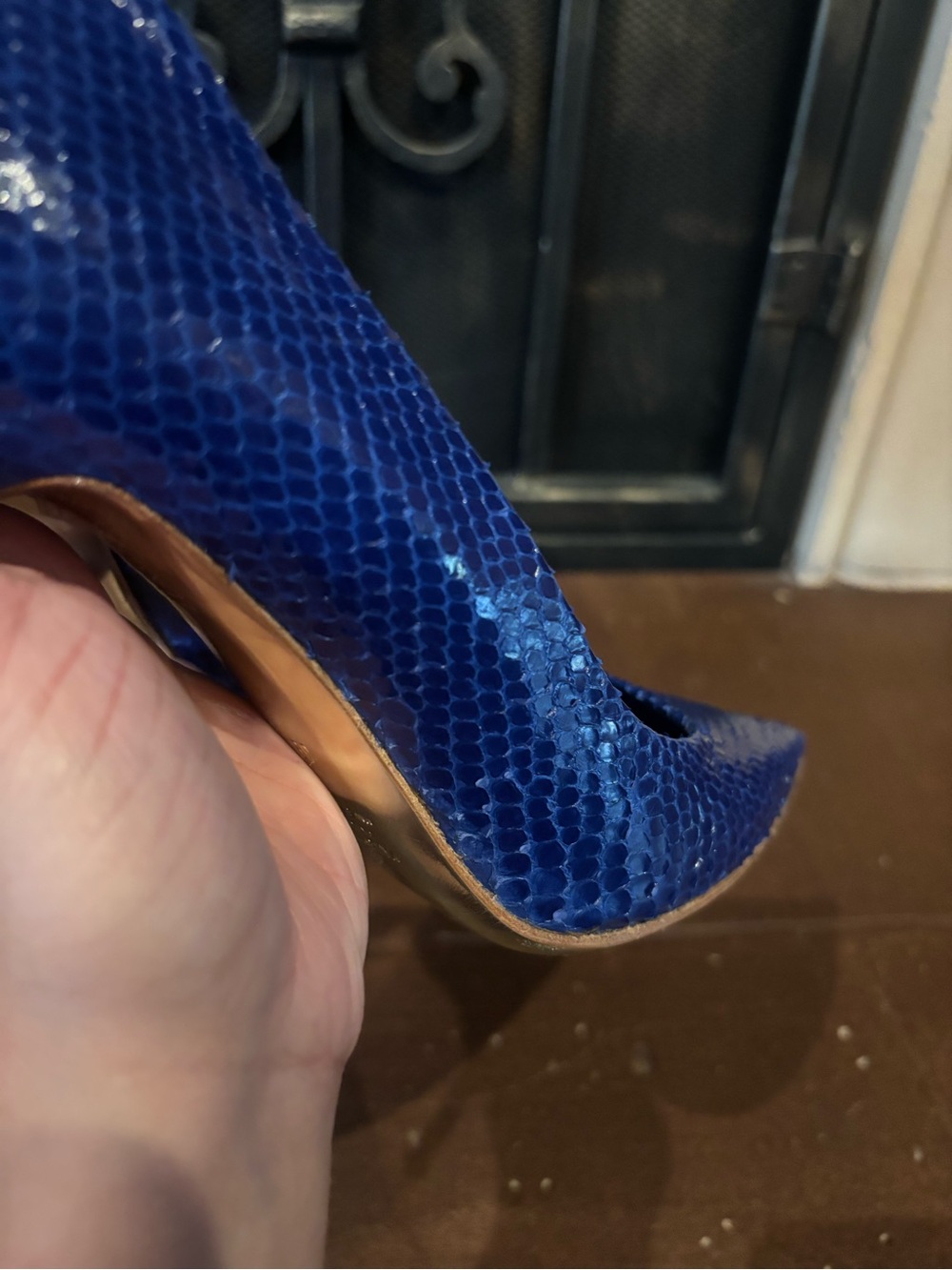 Valentino Garavani Blue Snakeskin Pattern Leather Heels - Picture 9 of 9